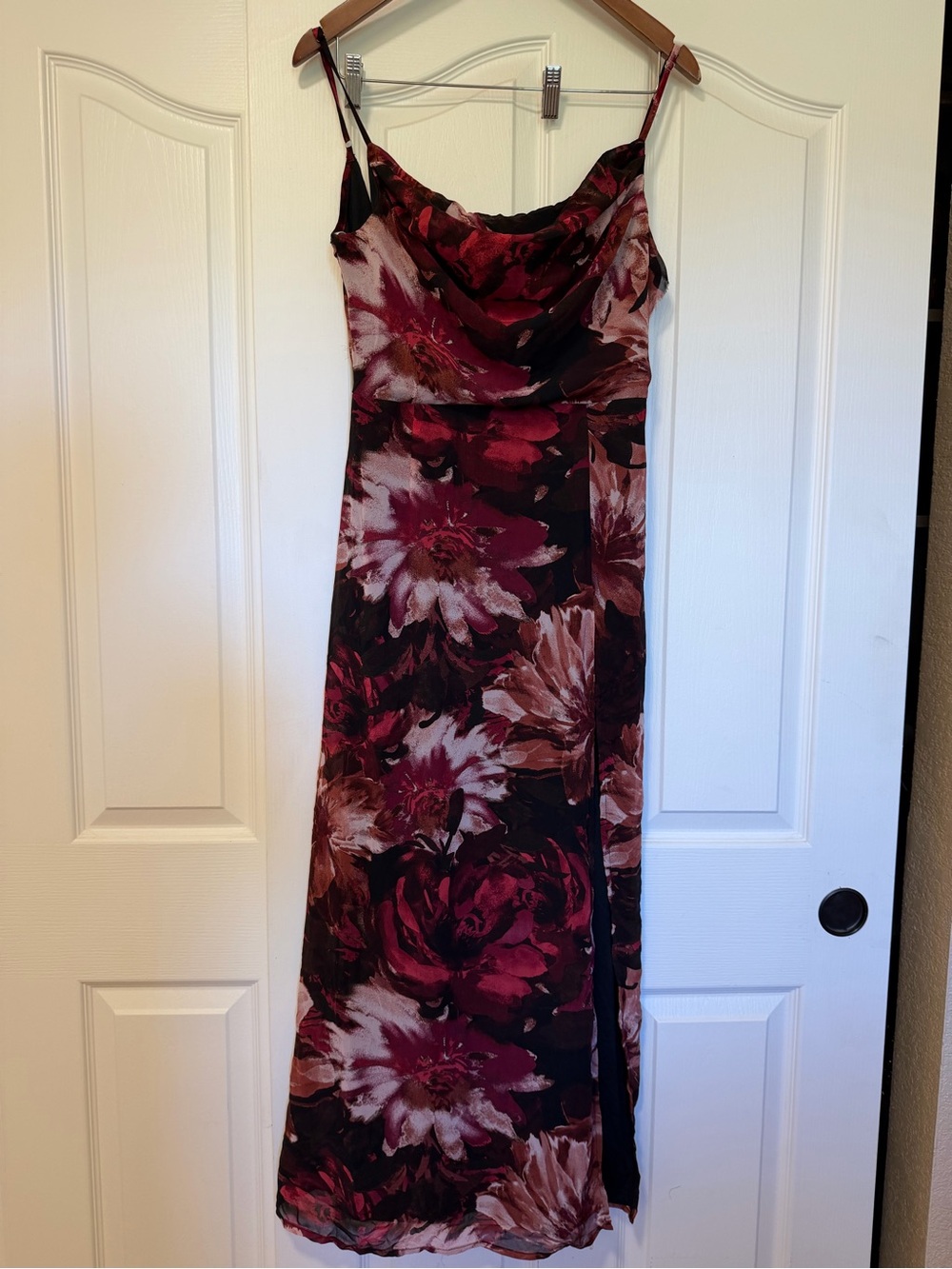 Lulu’s Burgundy and Blush Floral Cowl Neck Maxi Dress - Like New - Med
